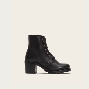 Frye Sabrina black leather lace up combat boots size 9.5